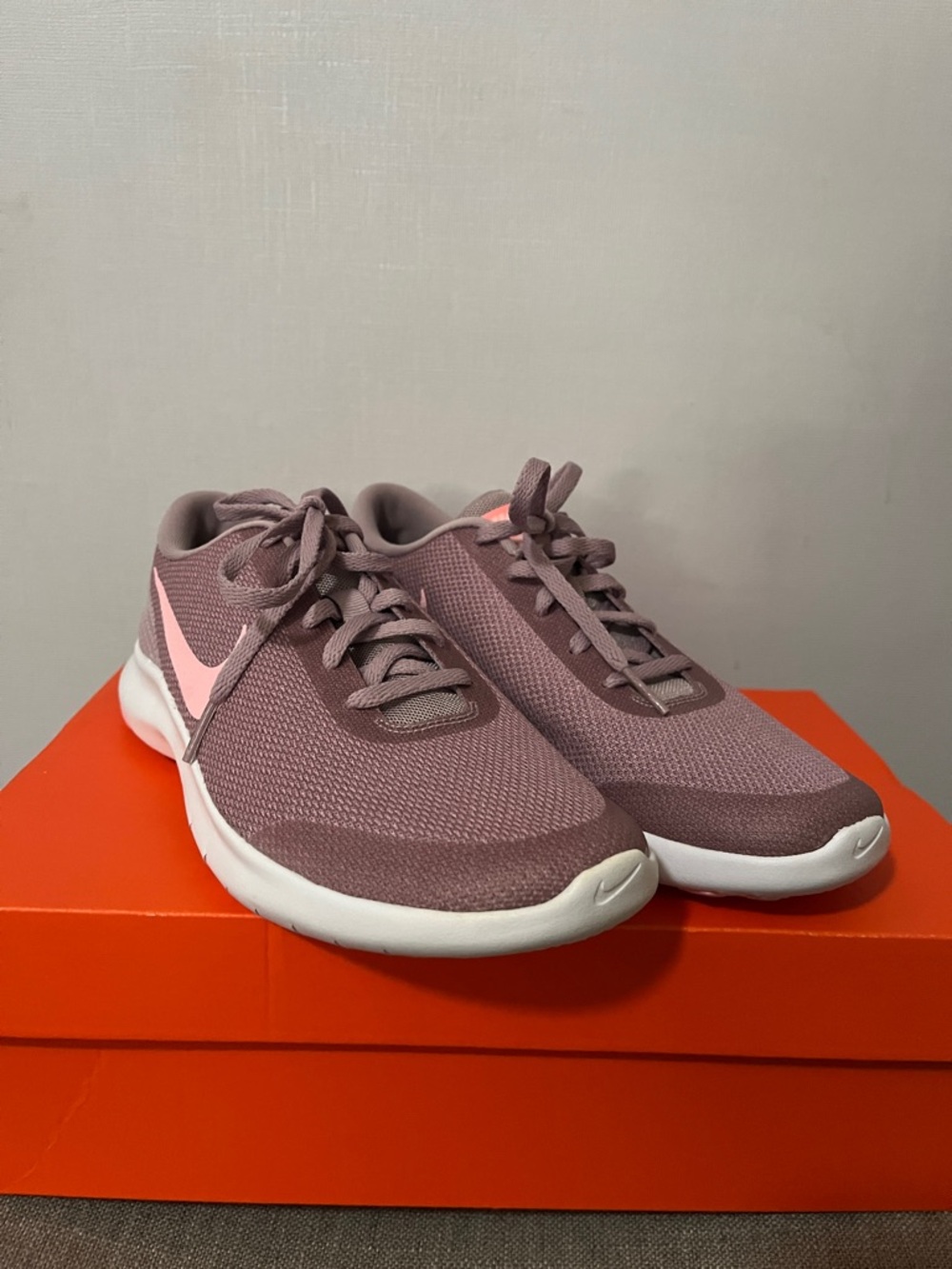 Nike Women’s Athletic Sneakers in Mauve and Light Pink